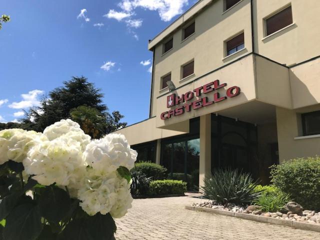 Hotel Castello Artemide Congressi Кастель Сан Петро Терме Экстерьер фото