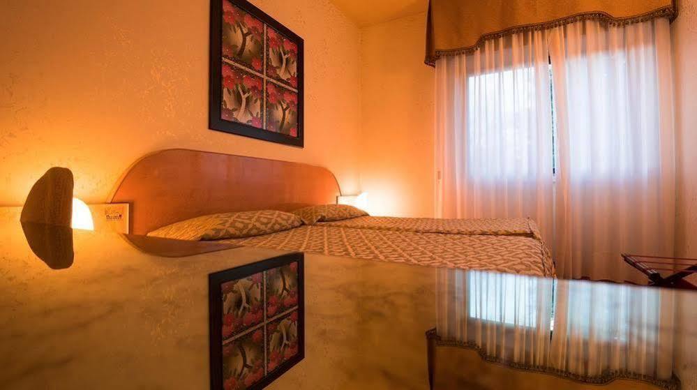 Hotel Castello Artemide Congressi Кастель Сан Петро Терме Экстерьер фото